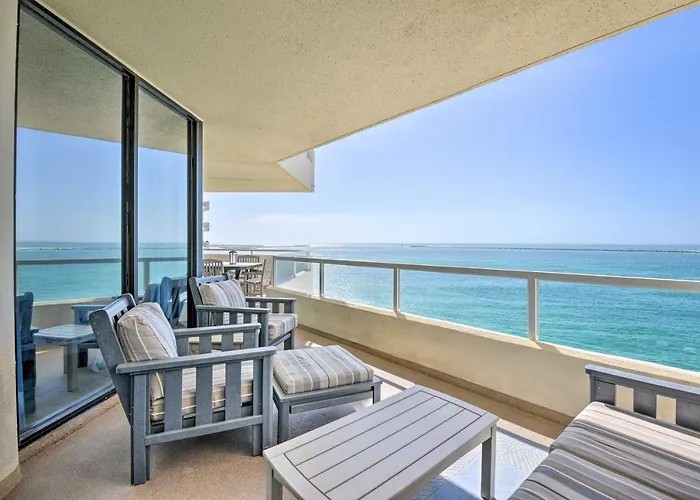 Gulf View Destin Condo With Resort Pool And Spa!